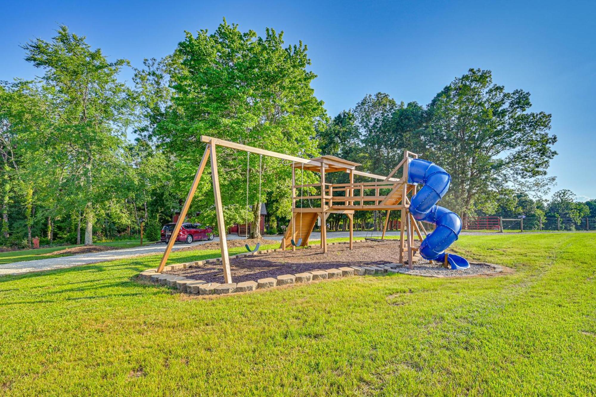 Almost Heaven Too 50-Acre Escape With Pond! Brownsville المظهر الخارجي الصورة